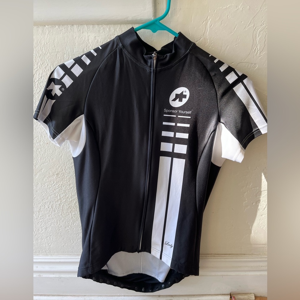 ASSOS cycling jersey like new condition women’s small